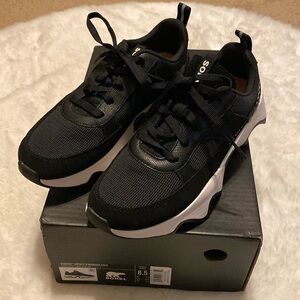 Sorel kinetic impact II wonder lace sneakers shoes women’s black and white